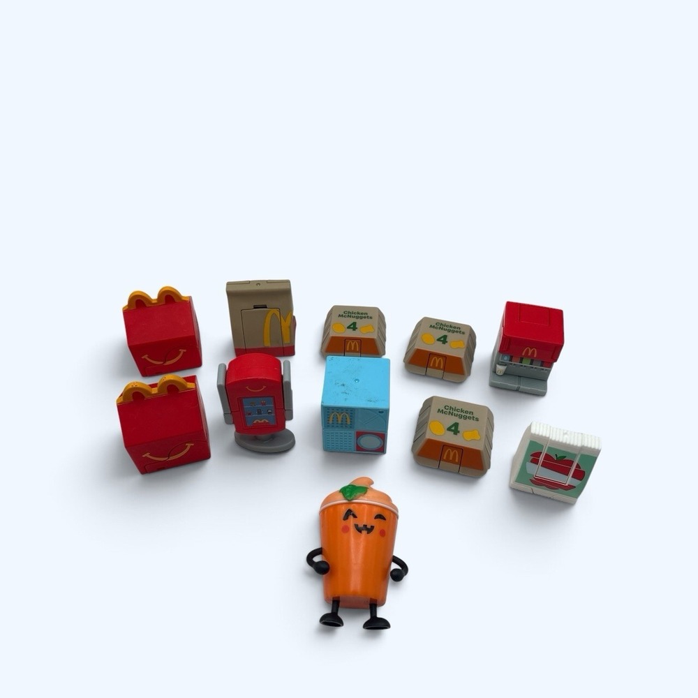 2025 Lil Mcdonald's happy Meal Changeable Lot 10